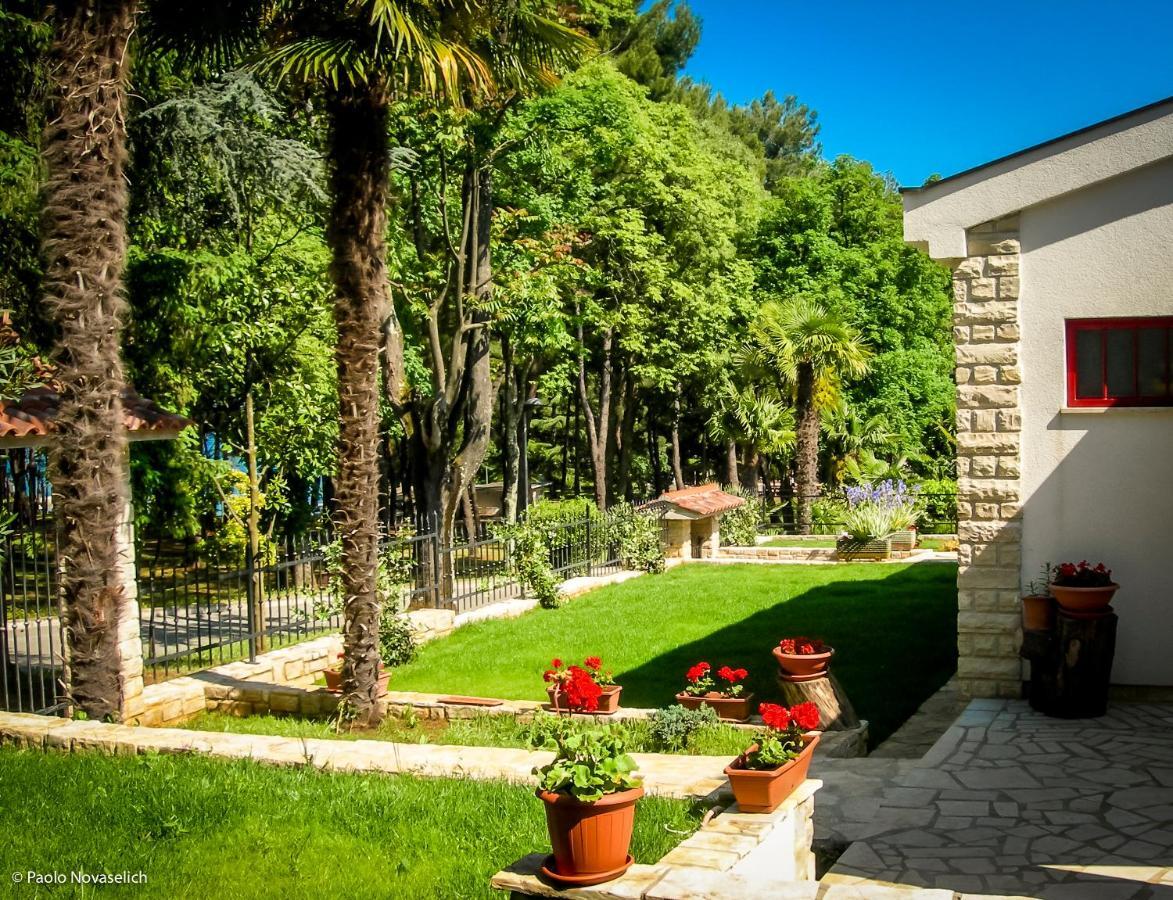Holiday Home Sofia Poreč Exteriör bild